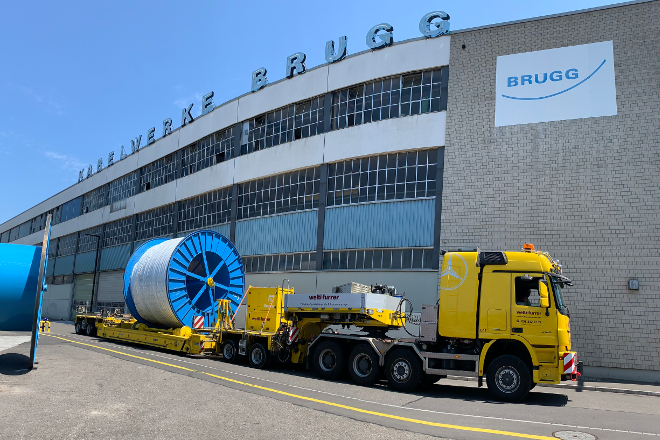 Spezial Auflieger BKAG Hochspannungsleitung Riniken