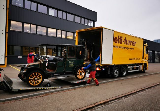 Einladen Oldtimertaxi