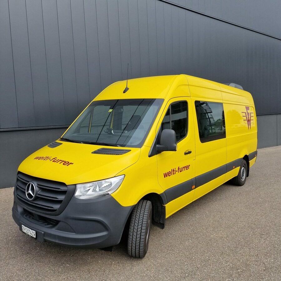 Mercedes Kastenwagen vorne